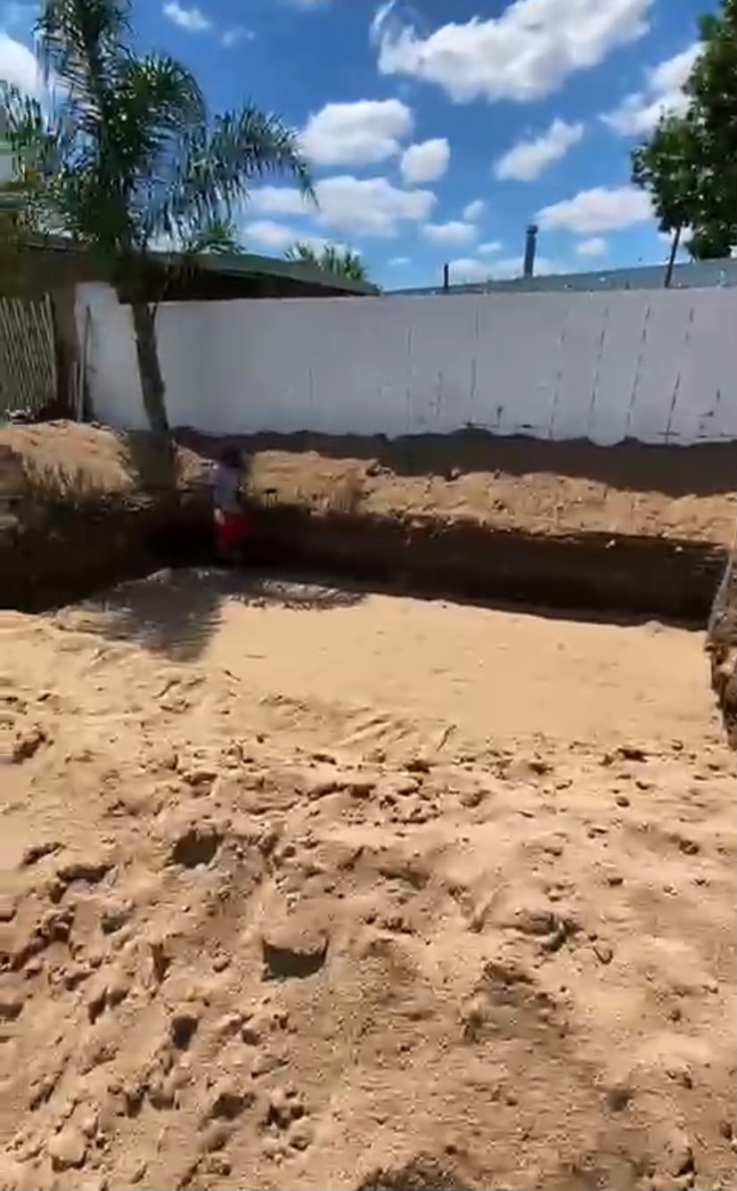 Paso 3: Excavación y Nivelación de Base